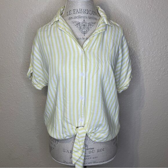 BeachLunchLounge Tie Front Short Sleeve Striped Button-Up Shirt Yellow White Med - Picture 2 of 12